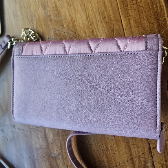 Betsey Johnson Lavender Zigzag Crossbody Bag - Picture 4 of 5